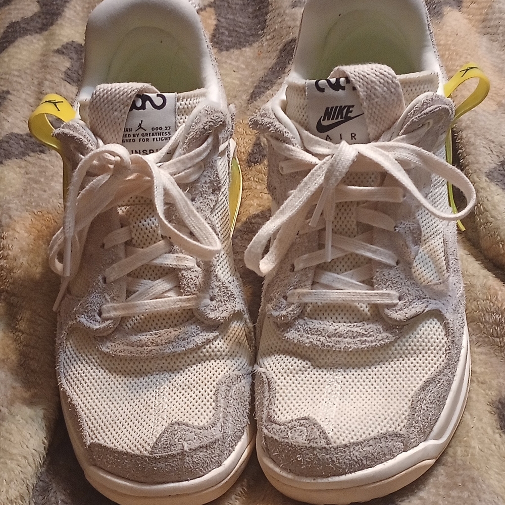 Nike MA2 Volts - Picture 3 of 13